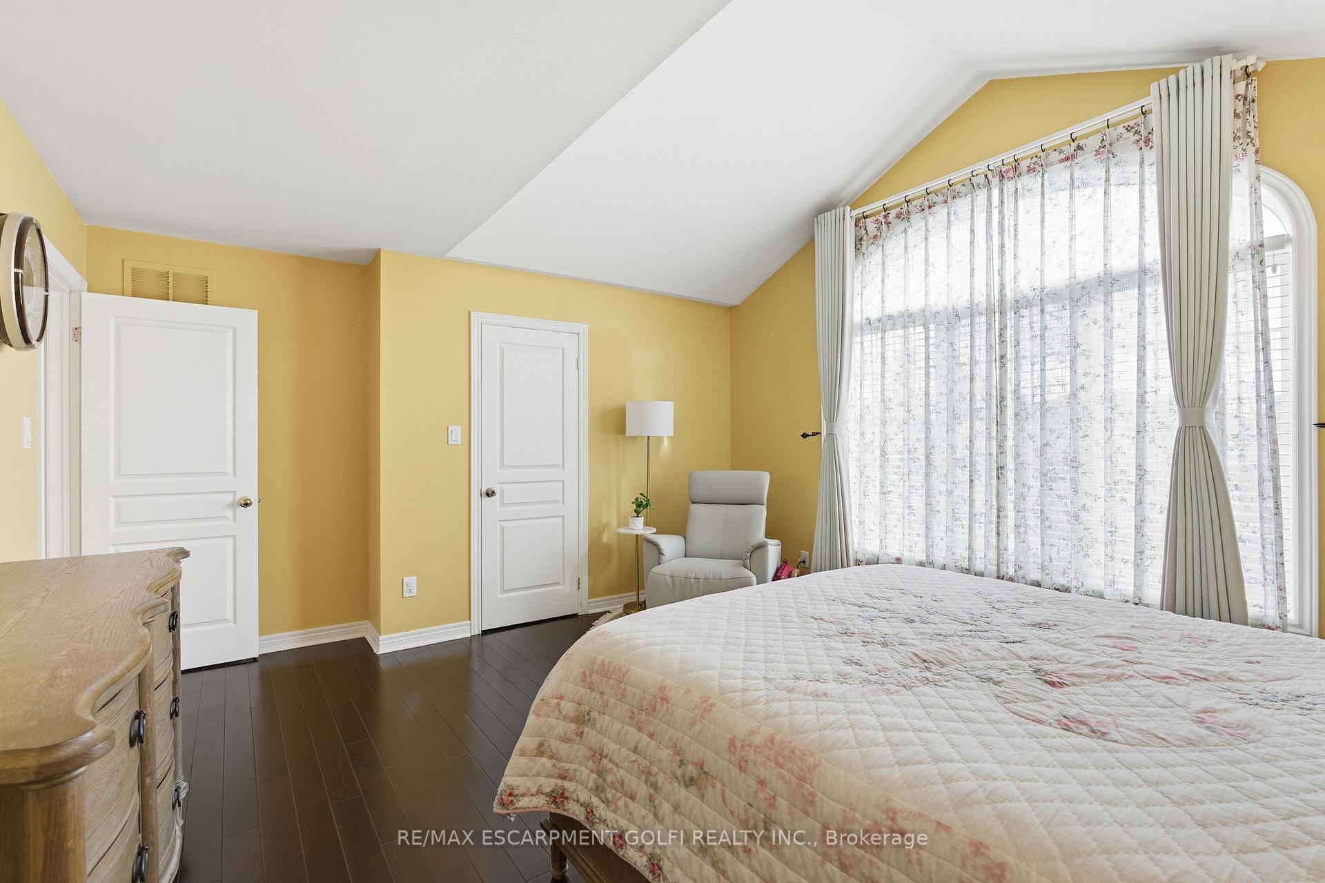 Photo 21 of 57 Yorkshire Drive, Hamilton, Meadowlands — HOMEH