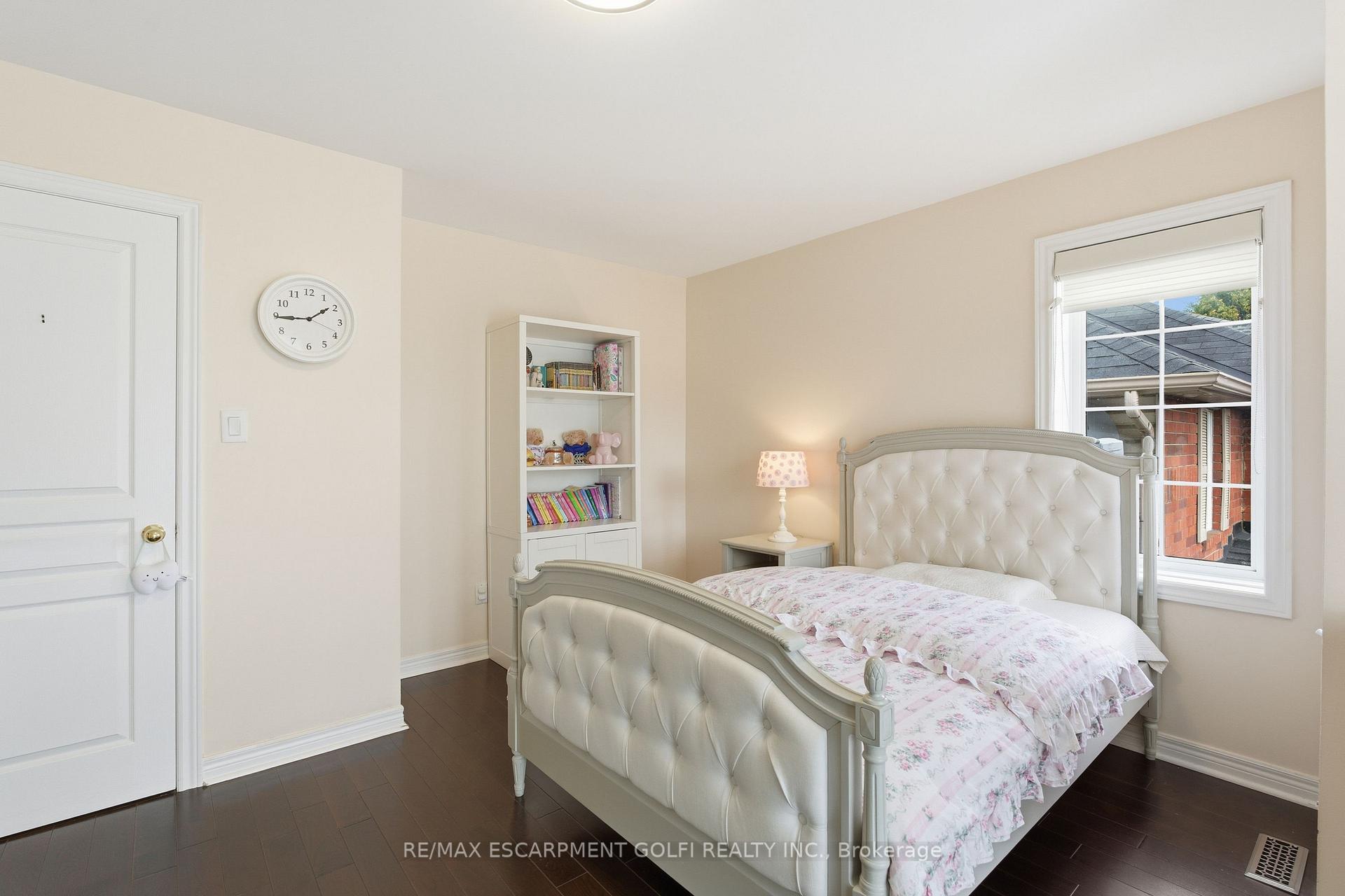 Photo 23 of 57 Yorkshire Drive, Hamilton, Meadowlands — HOMEH