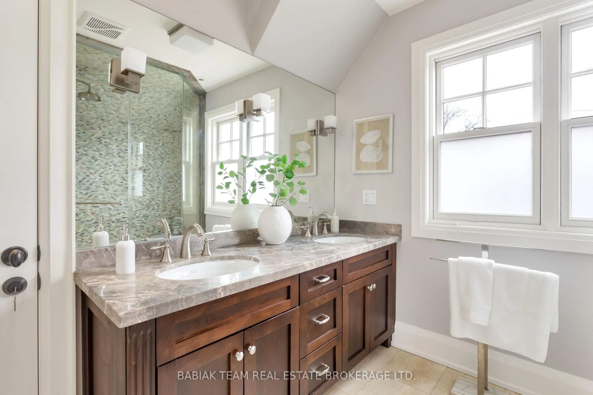 Photo 34 of 355 Windermere Avenue, Toronto, High Park-Swansea — HOMEH