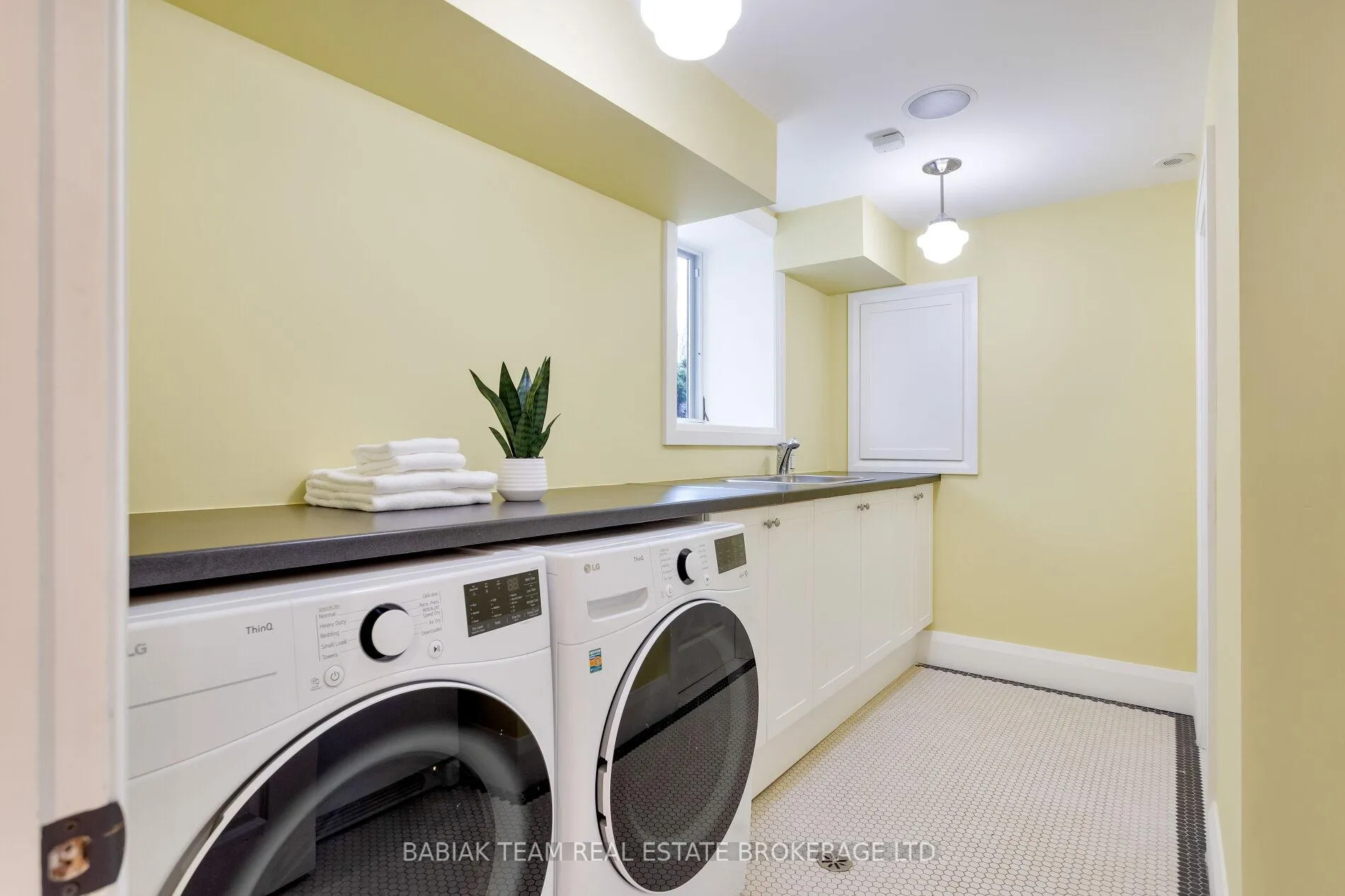 Photo 40 of 355 Windermere Avenue, Toronto, High Park-Swansea — HOMEH
