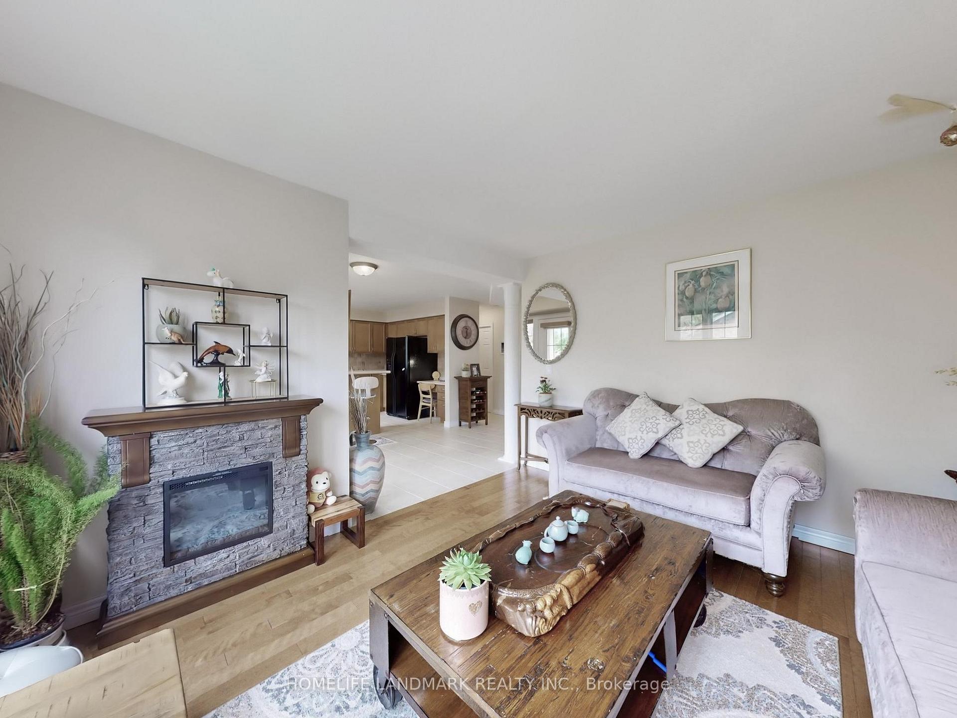 Photo 16 of 79 Clairfields Drive E, Guelph, Pineridge/Westminster Woods — HOMEH