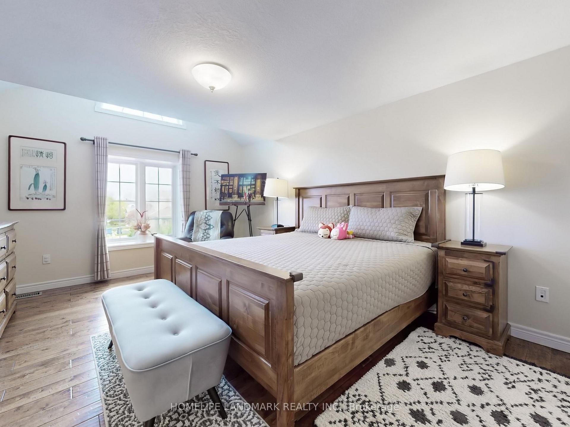 Photo 19 of 79 Clairfields Drive E, Guelph, Pineridge/Westminster Woods — HOMEH