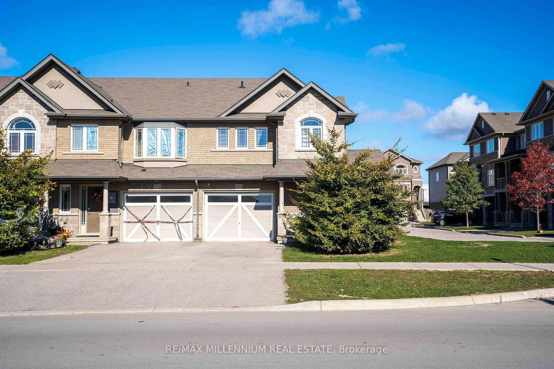 Photo 4 of 235 Bellagio Avenue, Hamilton, Stoney Creek Mountain — HOMEH