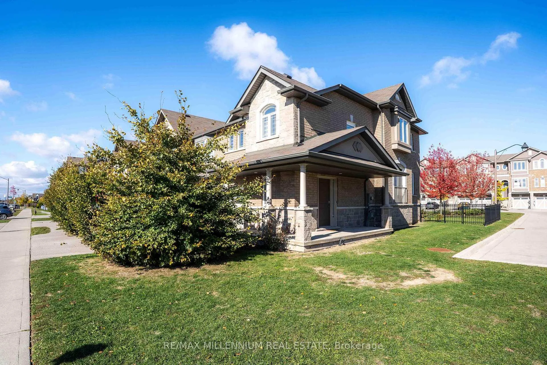 Photo 6 of 235 Bellagio Avenue, Hamilton, Stoney Creek Mountain — HOMEH
