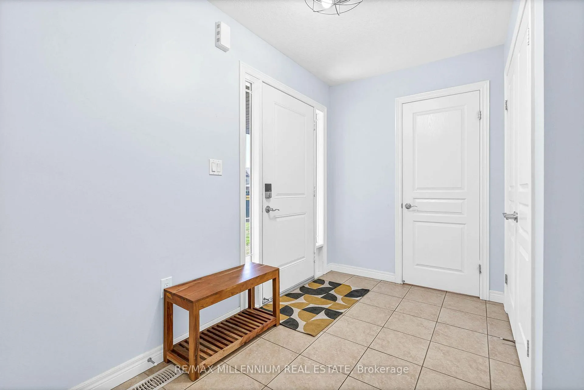 Photo 8 of 235 Bellagio Avenue, Hamilton, Stoney Creek Mountain — HOMEH
