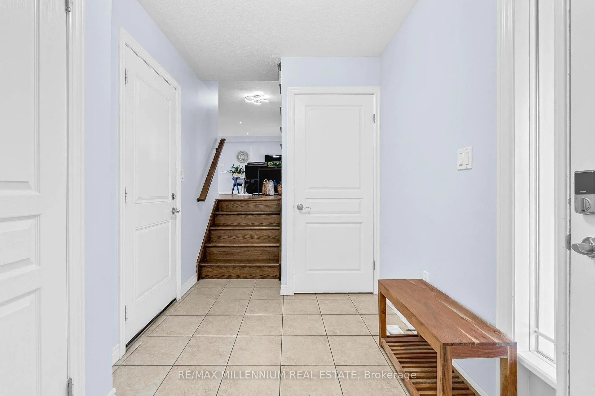 Photo 9 of 235 Bellagio Avenue, Hamilton, Stoney Creek Mountain — HOMEH