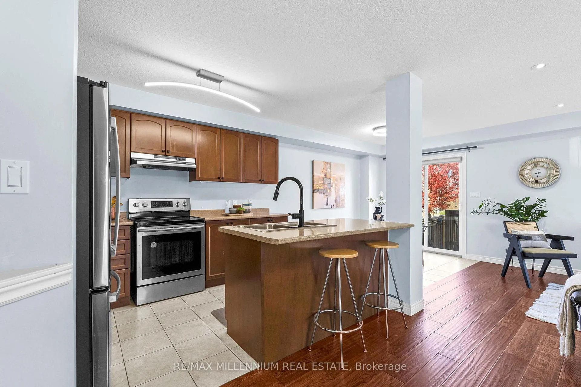 Photo 14 of 235 Bellagio Avenue, Hamilton, Stoney Creek Mountain — HOMEH