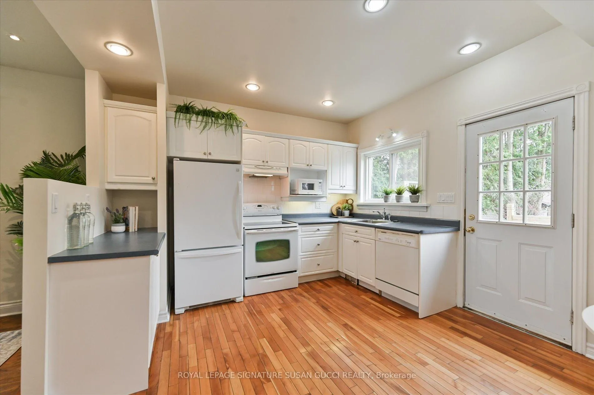 Photo 13 of 104 Dewhurst Boulevard, Toronto, Danforth — HOMEH