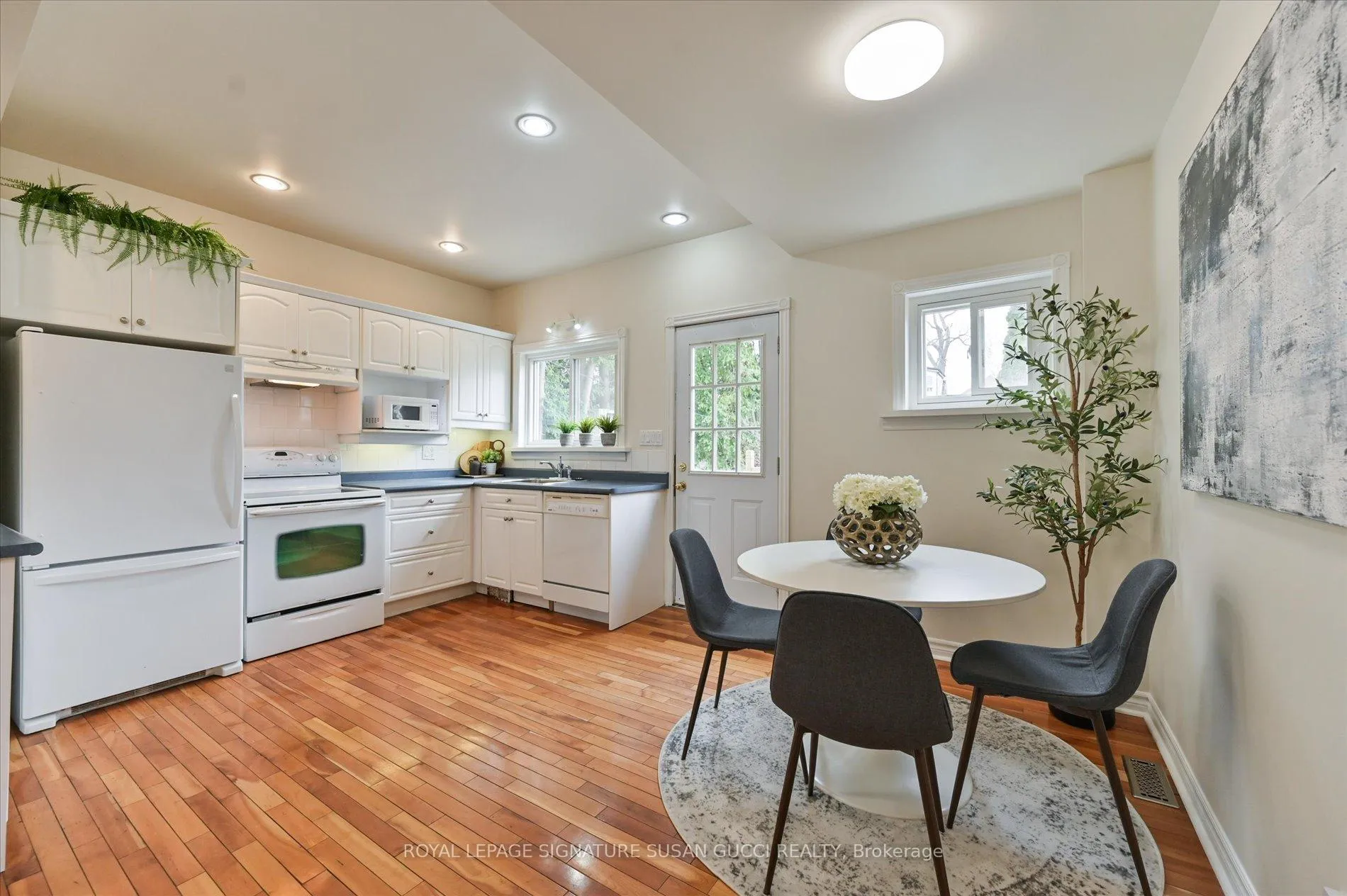 Photo 16 of 104 Dewhurst Boulevard, Toronto, Danforth — HOMEH