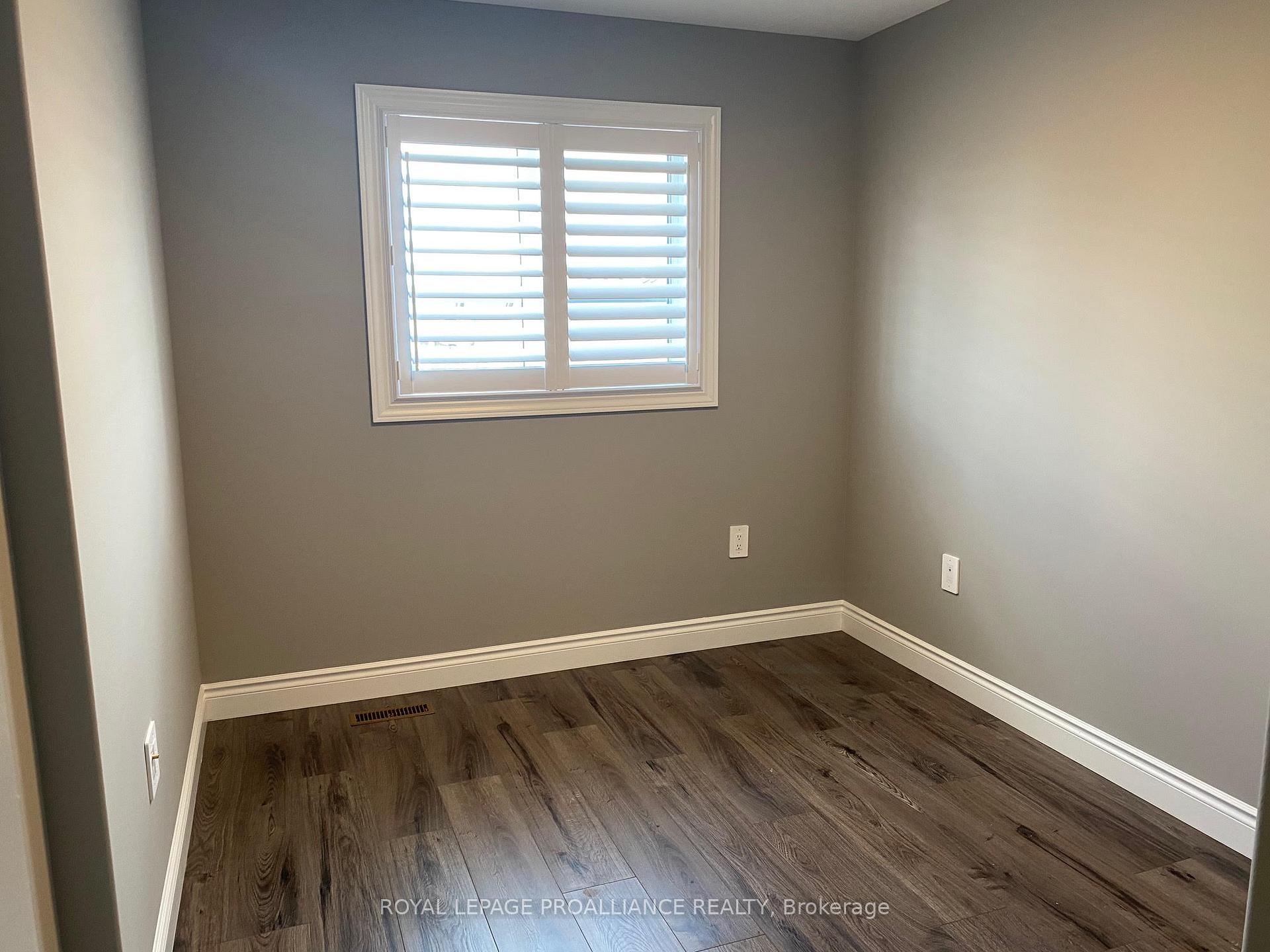 Photo 9 of 23 Primrose Crescent, Belleville, Thurlow Ward — HOMEH