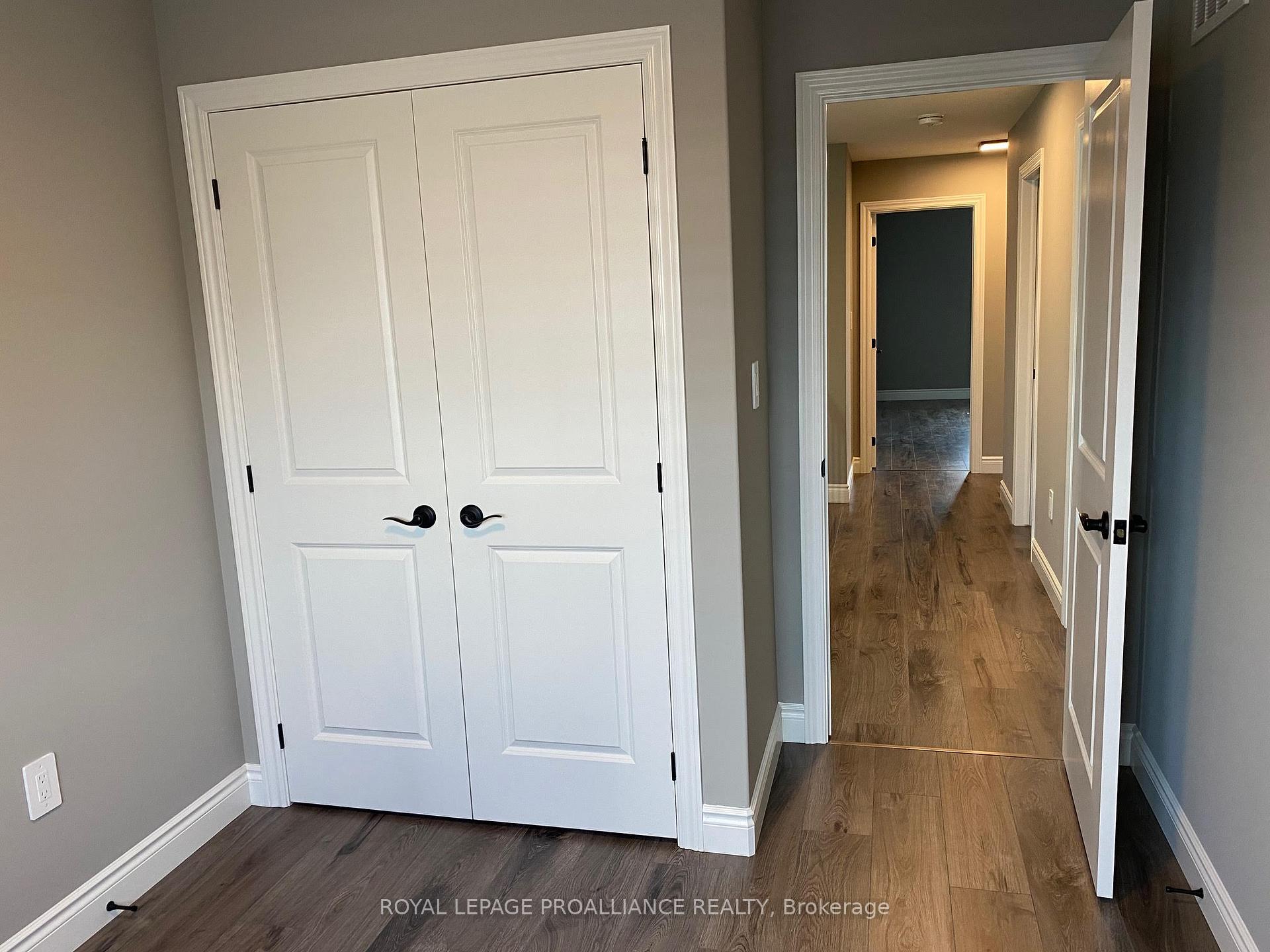 Photo 11 of 23 Primrose Crescent, Belleville, Thurlow Ward — HOMEH