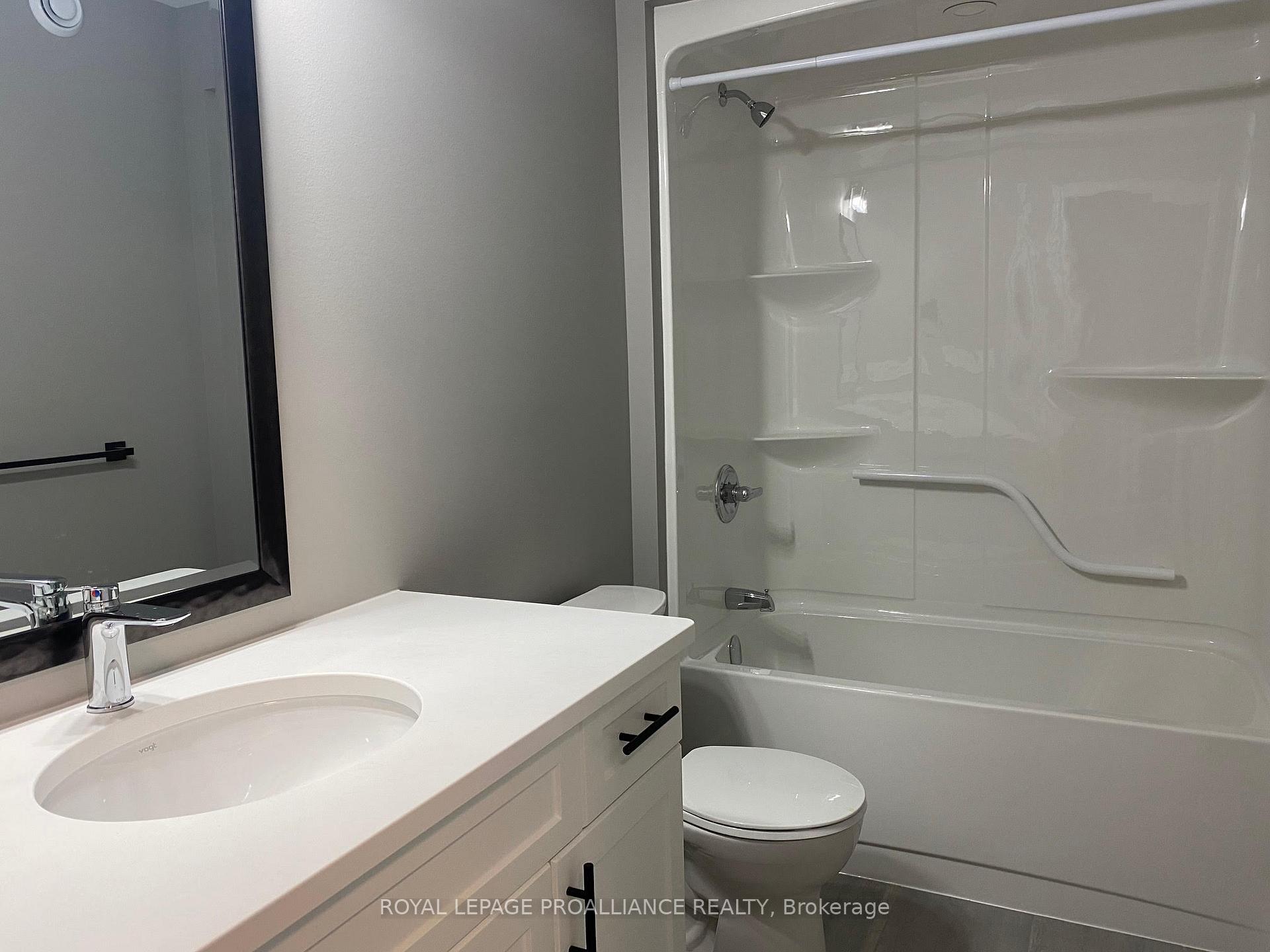 Photo 10 of 23 Primrose Crescent, Belleville, Thurlow Ward — HOMEH