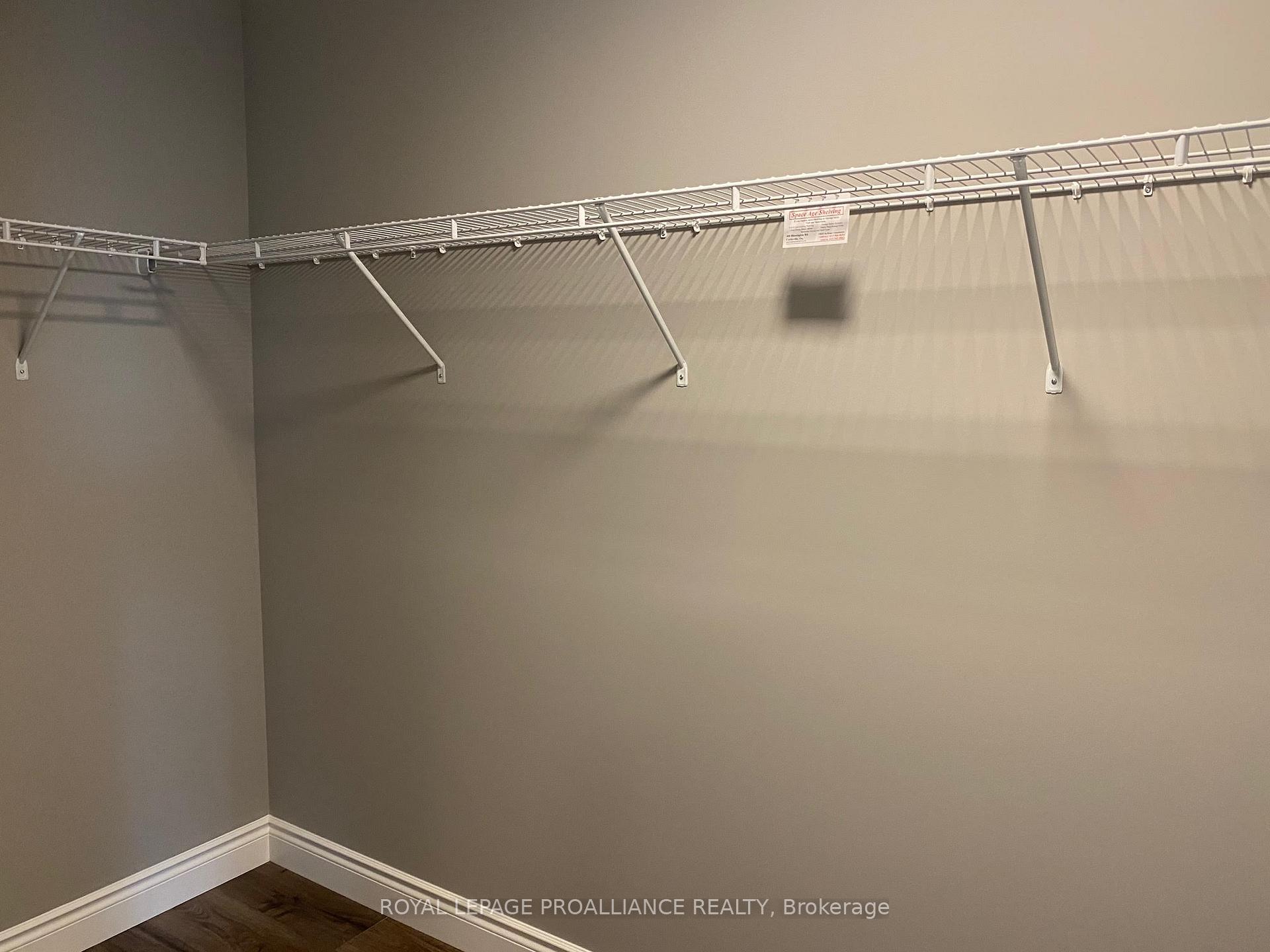Photo 12 of 23 Primrose Crescent, Belleville, Thurlow Ward — HOMEH