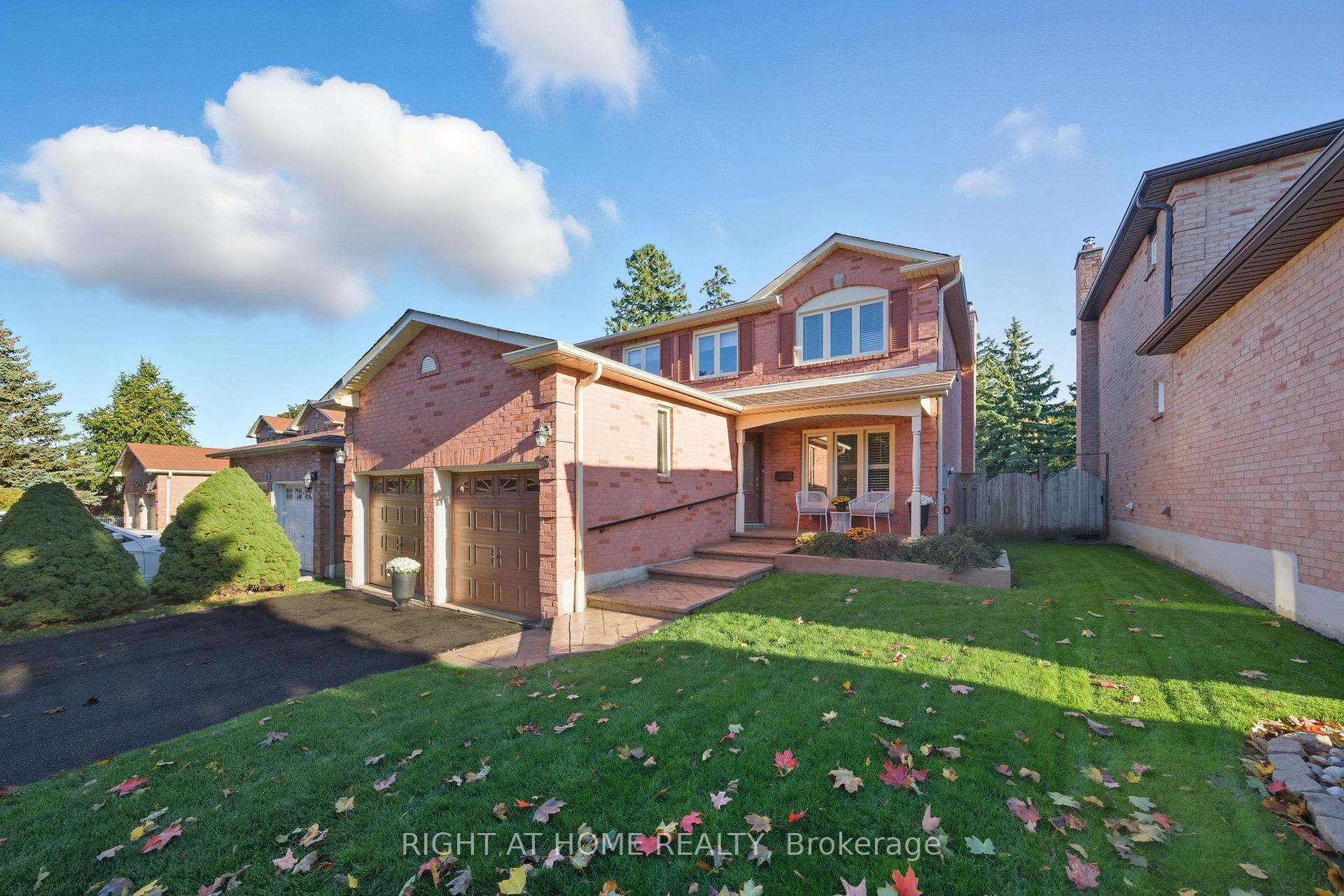 Photo 2 of 5 Wickens Crescent, Ajax, Central West — HOMEH