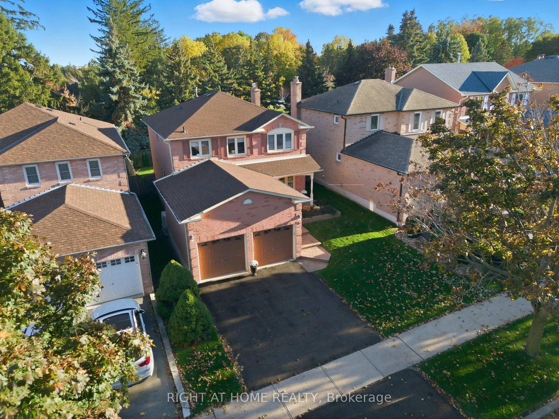 Photo 3 of 5 Wickens Crescent, Ajax, Central West — HOMEH