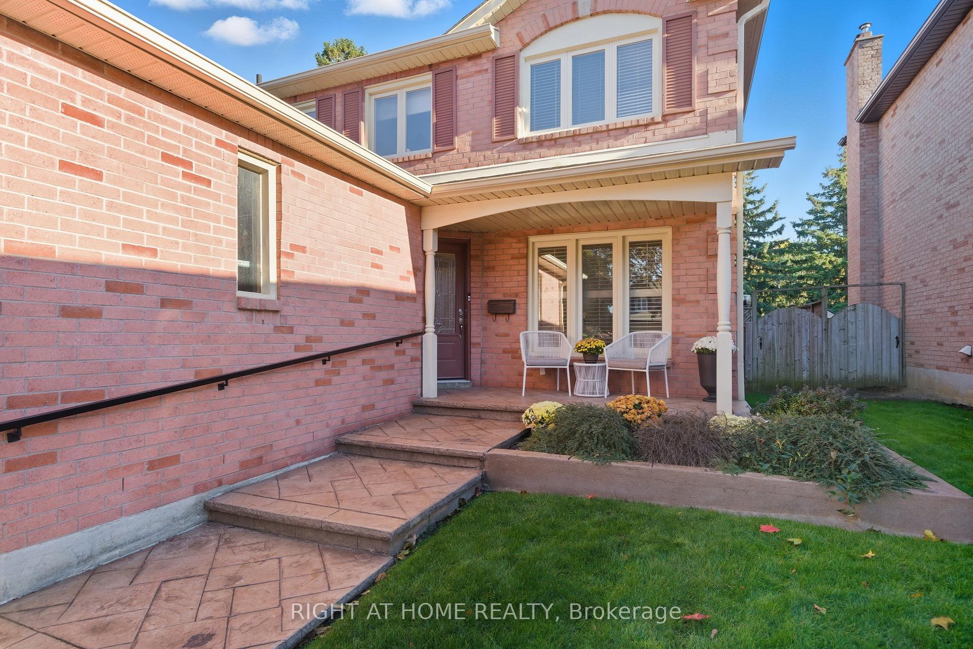 Photo 5 of 5 Wickens Crescent, Ajax, Central West — HOMEH