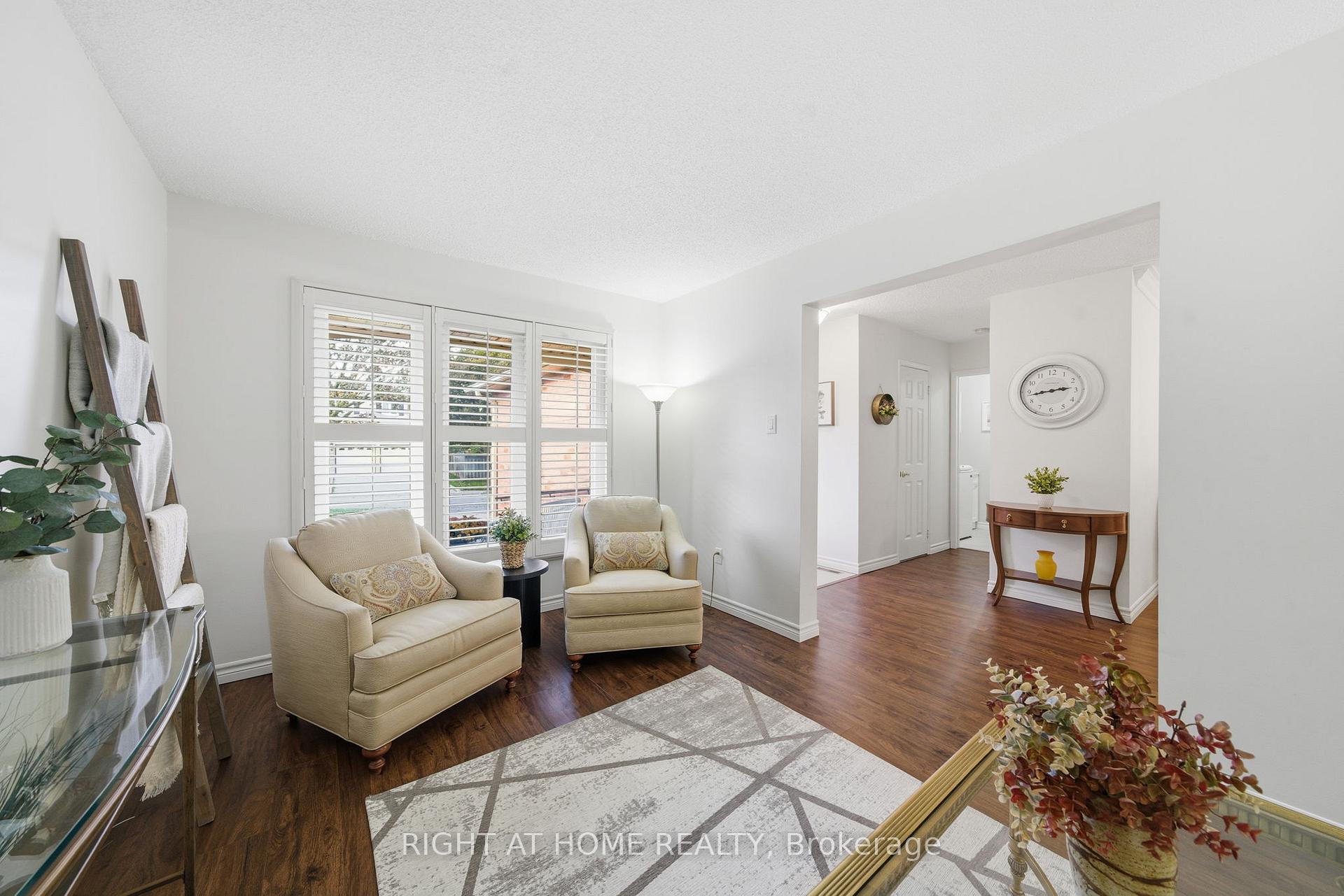 Photo 7 of 5 Wickens Crescent, Ajax, Central West — HOMEH