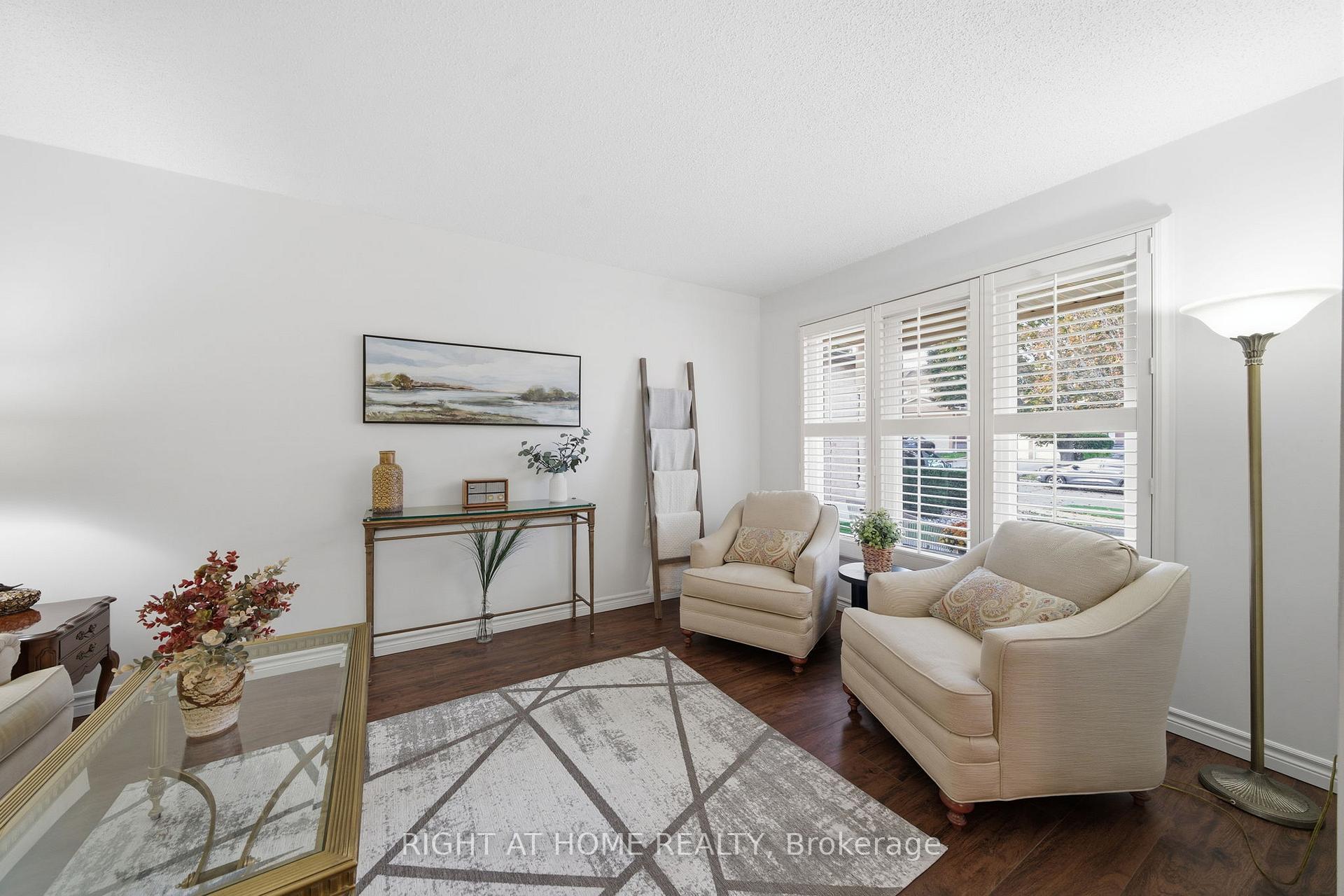 Photo 4 of 5 Wickens Crescent, Ajax, Central West — HOMEH