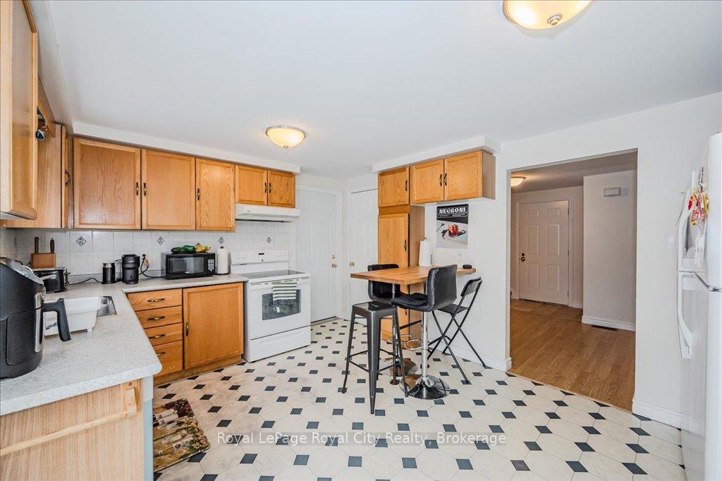 Photo 11 of 145 Kortright Road W, Guelph, Kortright West — HOMEH