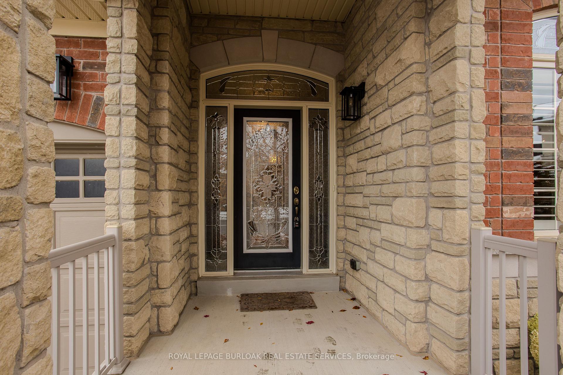 Photo 4 of 50 Attridge Crescent, Hamilton, Waterdown — HOMEH