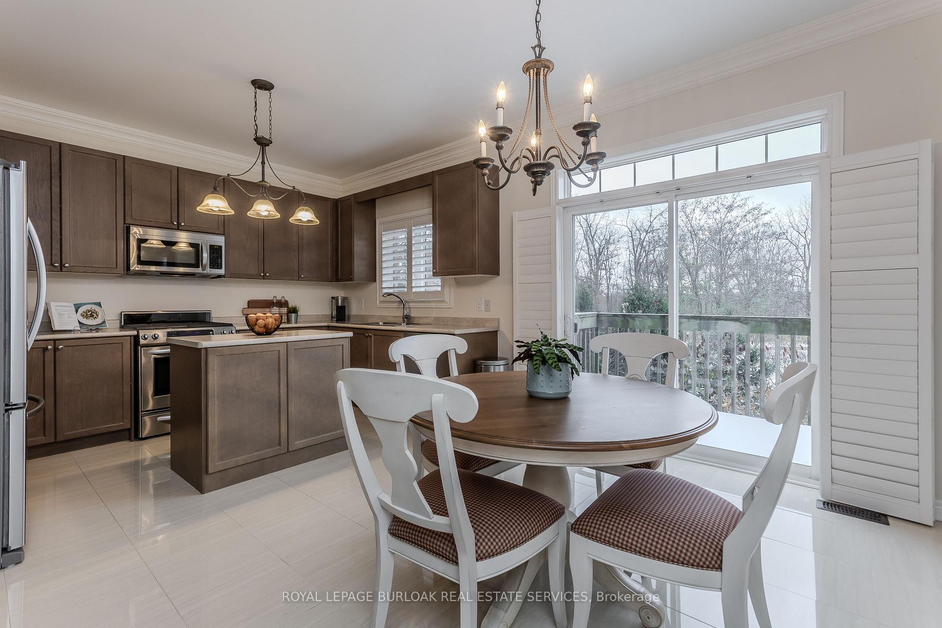 Photo 8 of 50 Attridge Crescent, Hamilton, Waterdown — HOMEH