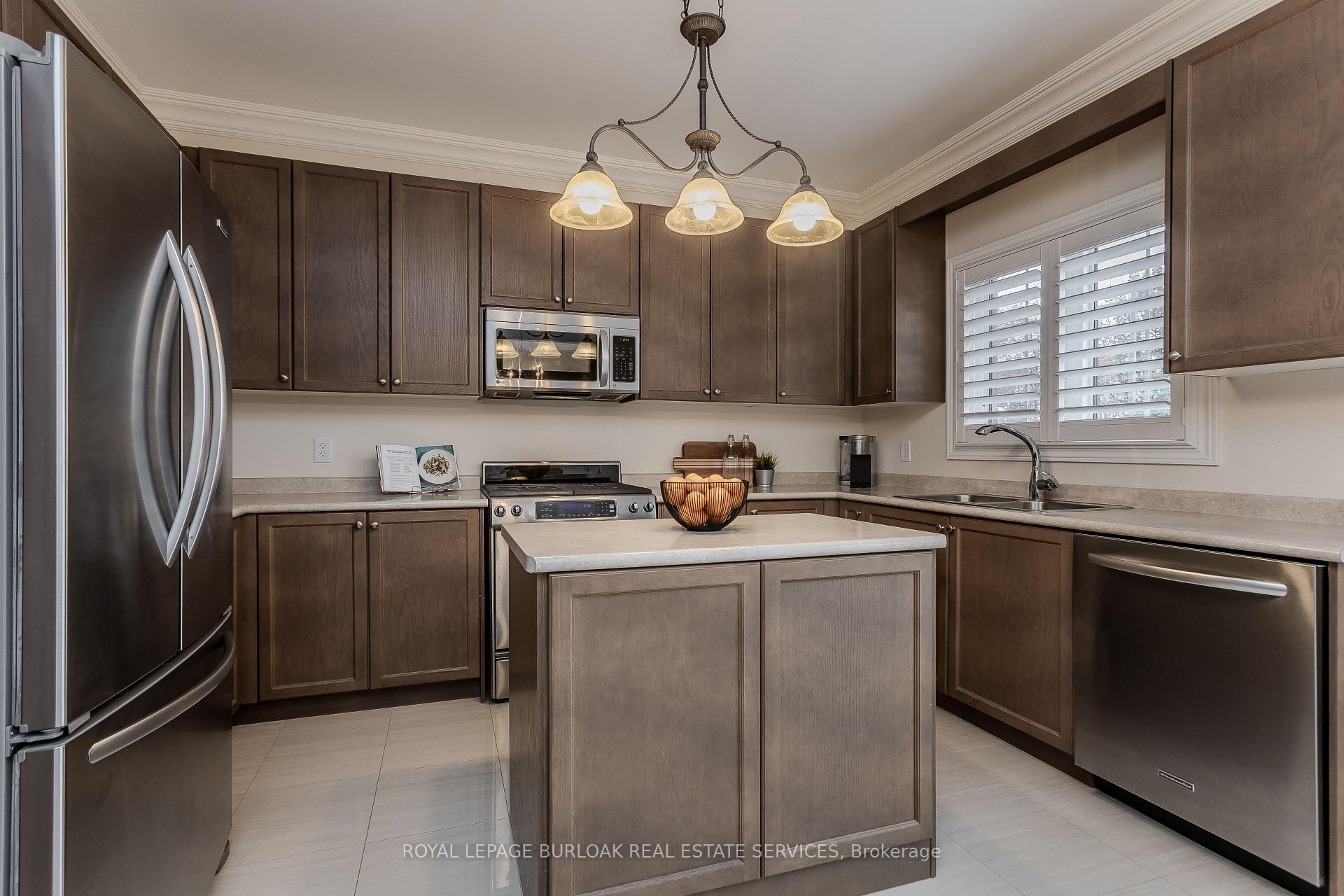 Photo 9 of 50 Attridge Crescent, Hamilton, Waterdown — HOMEH
