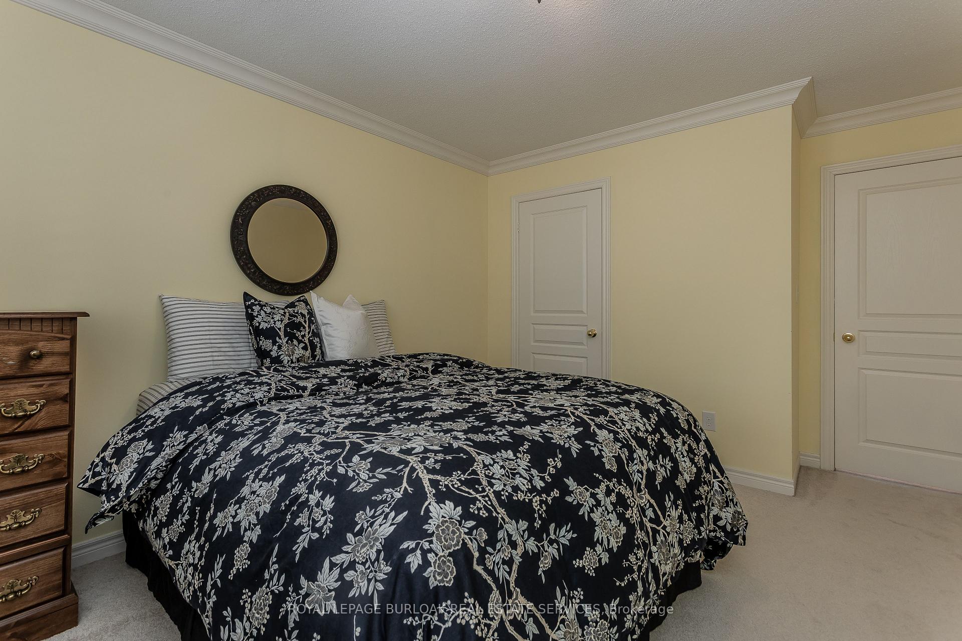 Photo 21 of 50 Attridge Crescent, Hamilton, Waterdown — HOMEH