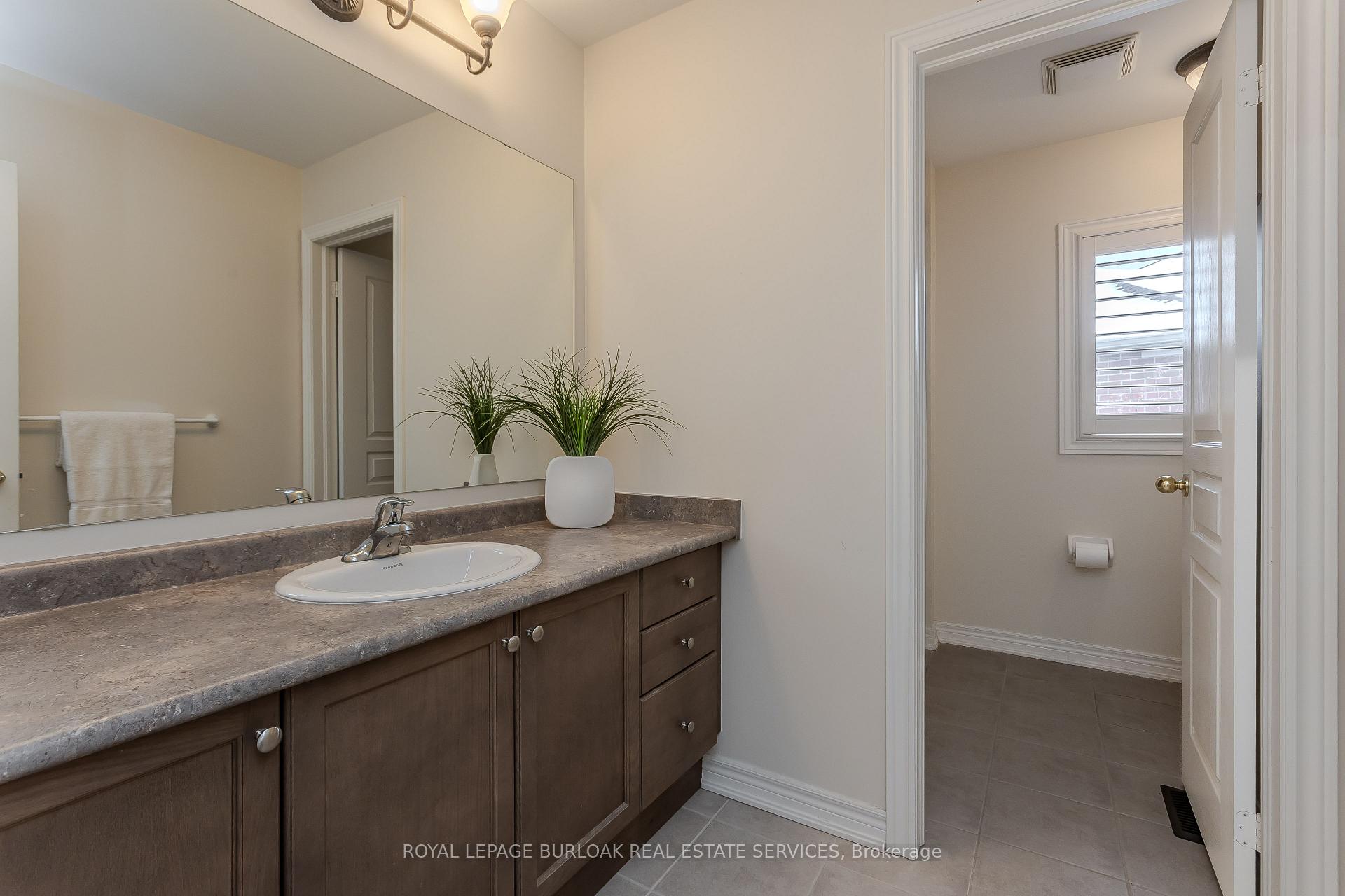 Photo 26 of 50 Attridge Crescent, Hamilton, Waterdown — HOMEH