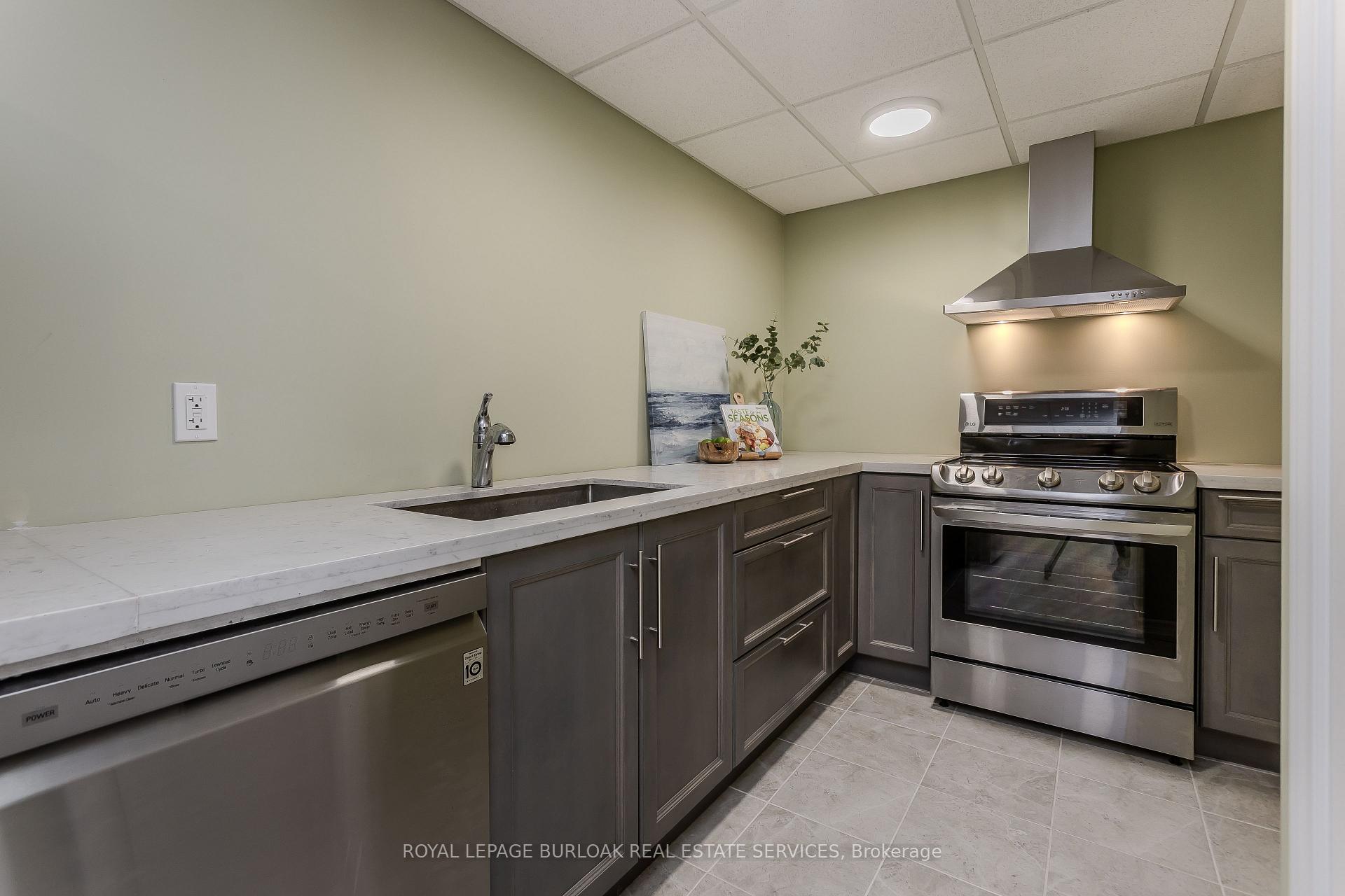 Photo 32 of 50 Attridge Crescent, Hamilton, Waterdown — HOMEH