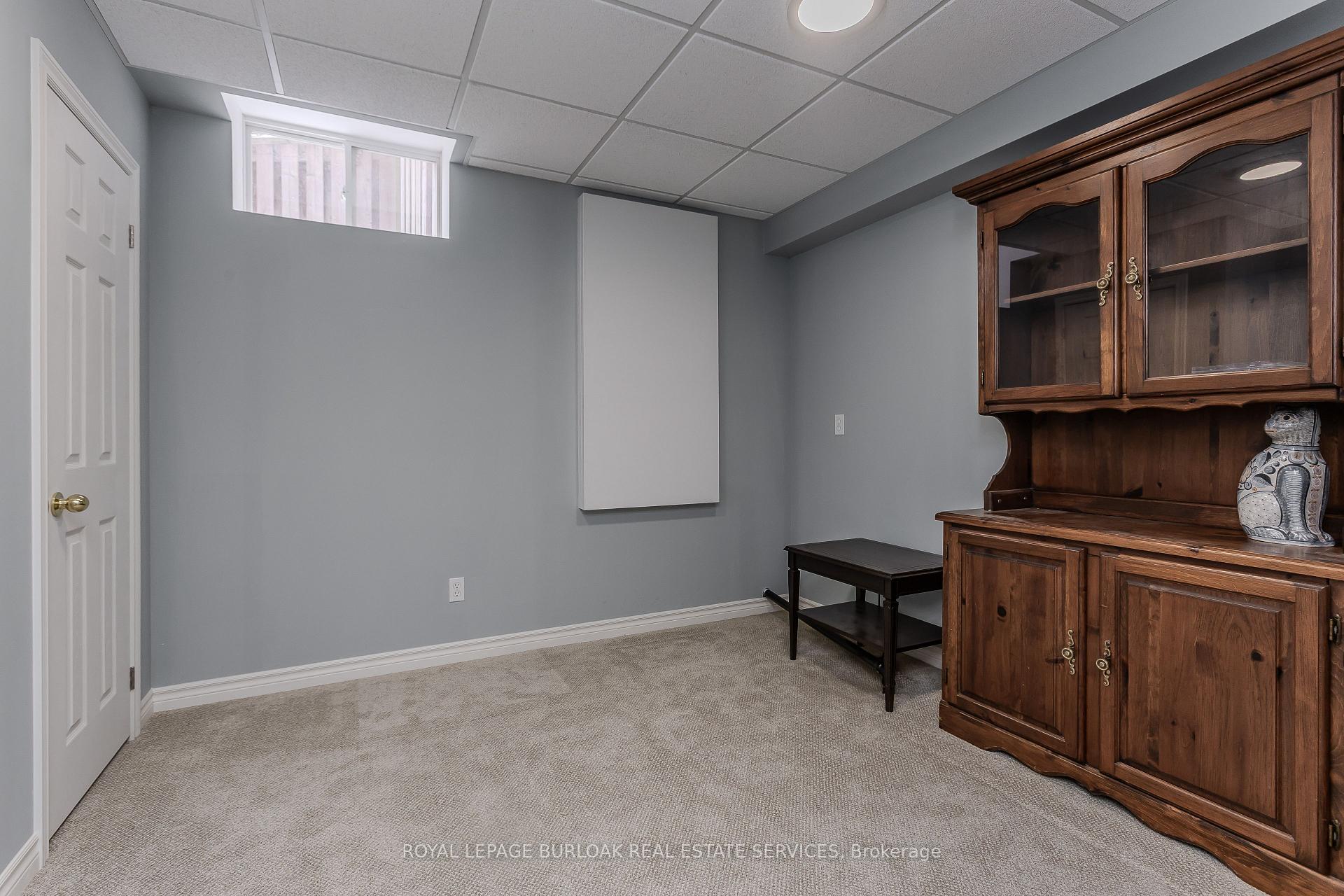 Photo 33 of 50 Attridge Crescent, Hamilton, Waterdown — HOMEH