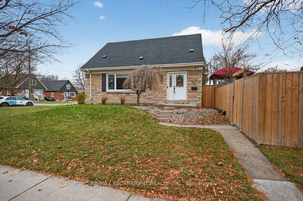 Photo 1 of 52 Sylvia Crescent, Hamilton, Rosedale — HOMEH
