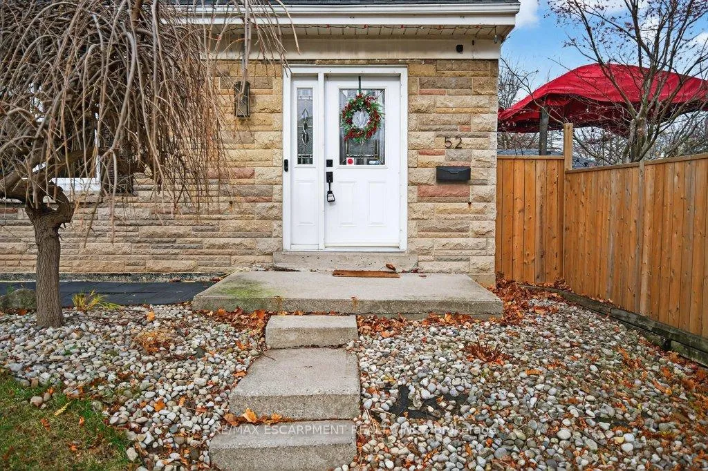 Photo 6 of 52 Sylvia Crescent, Hamilton, Rosedale — HOMEH