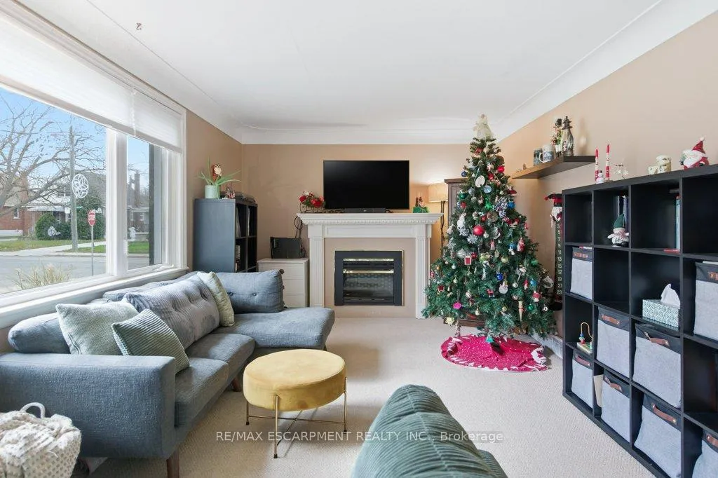 Photo 8 of 52 Sylvia Crescent, Hamilton, Rosedale — HOMEH