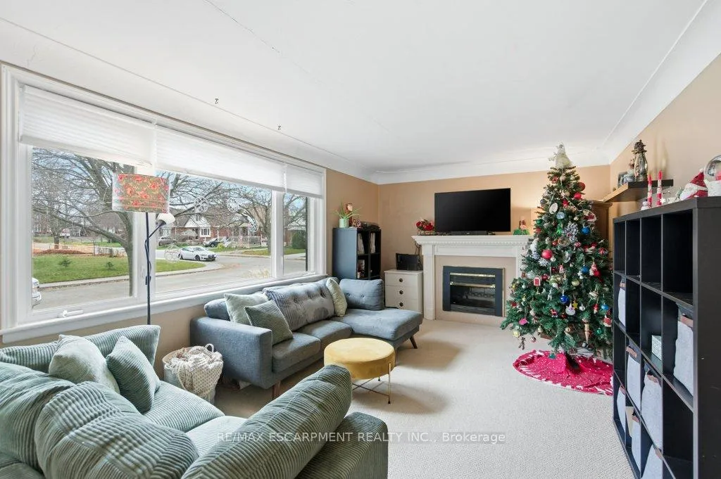 Photo 9 of 52 Sylvia Crescent, Hamilton, Rosedale — HOMEH