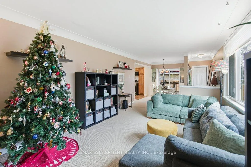 Photo 10 of 52 Sylvia Crescent, Hamilton, Rosedale — HOMEH