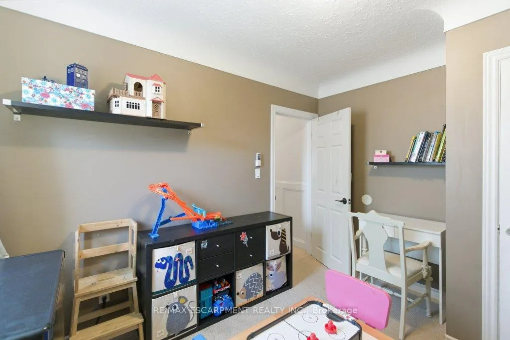 Photo 20 of 52 Sylvia Crescent, Hamilton, Rosedale — HOMEH