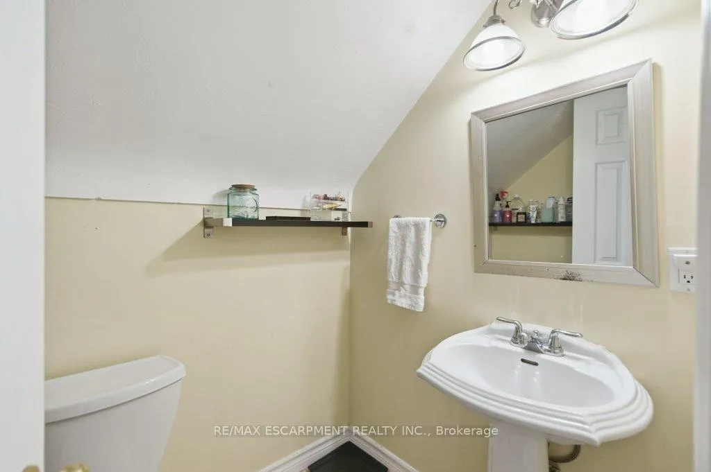 Photo 25 of 52 Sylvia Crescent, Hamilton, Rosedale — HOMEH