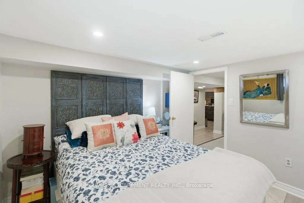 Photo 36 of 52 Sylvia Crescent, Hamilton, Rosedale — HOMEH