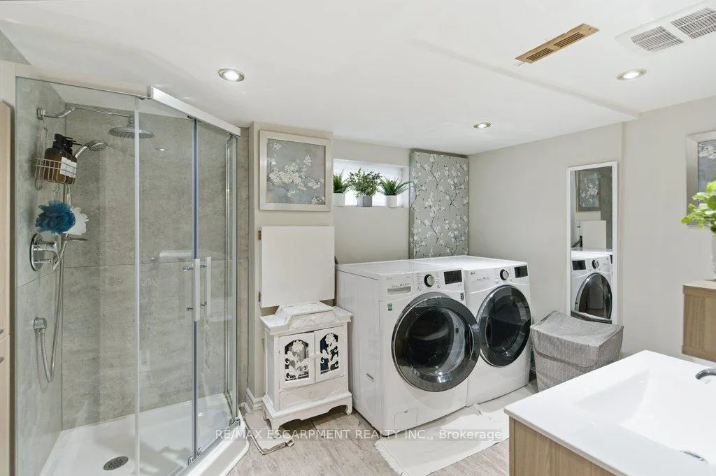 Photo 39 of 52 Sylvia Crescent, Hamilton, Rosedale — HOMEH