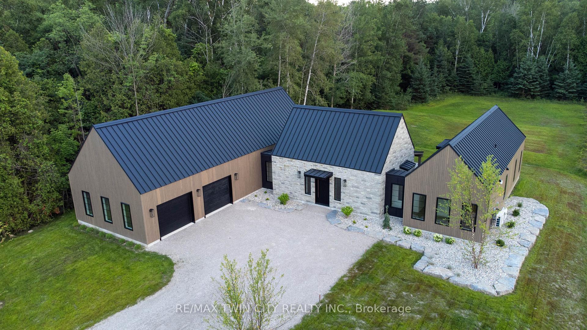 Photo 2 of 35169 Bayfield Road, Bluewater, Bayfield — HOMEH