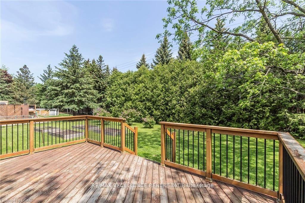 Photo 2 of 14 Renfrew Place, Guelph, Kortright West — HOMEH