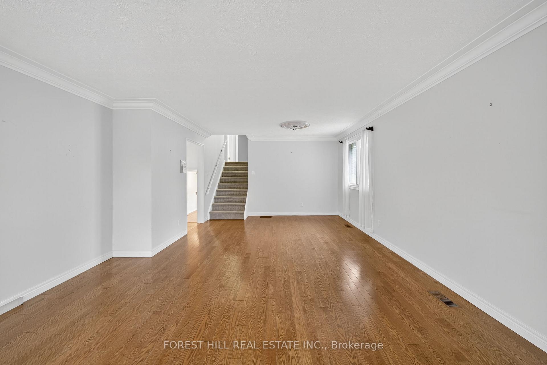 Photo 4 of 233 Rose Street, Barrie, Wellington — HOMEH