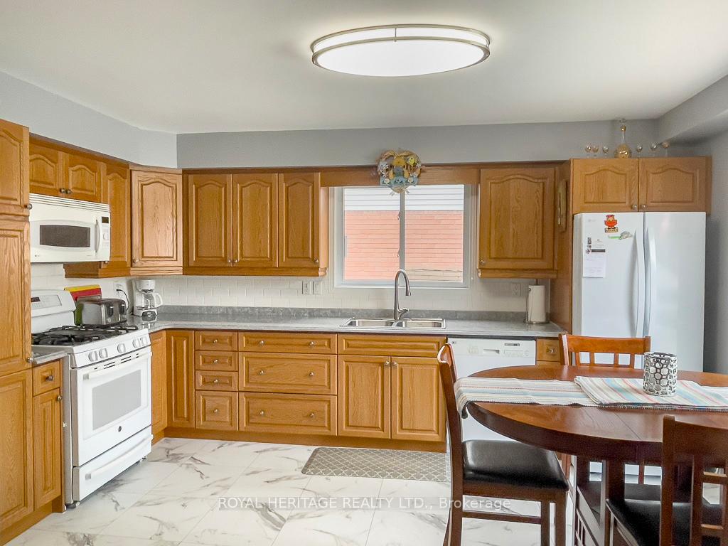 Photo 7 of 9 Morris Drive, Belleville, Belleville Ward — HOMEH