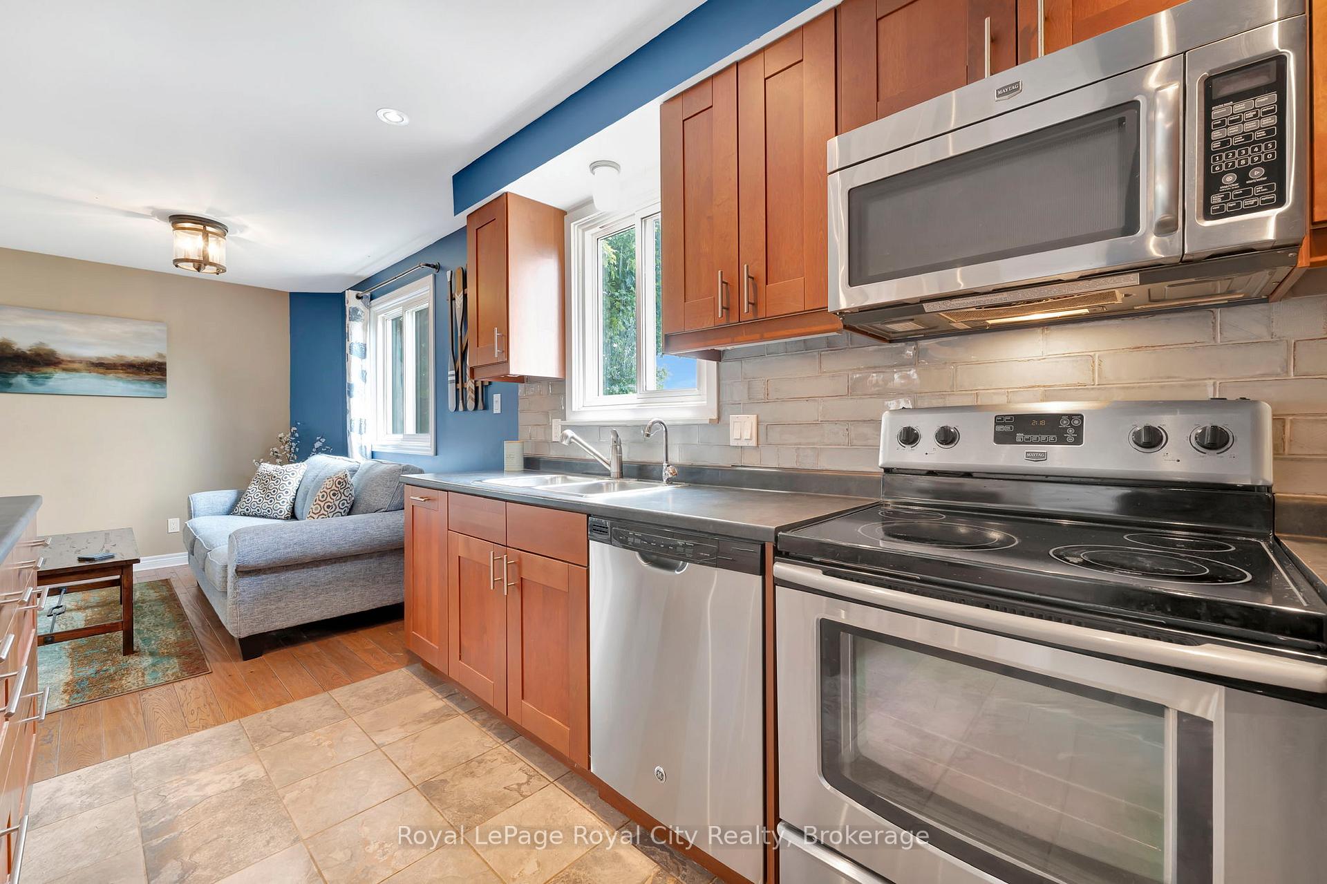 Photo 5 of 12 Grinyer Drive, Guelph, Grange Road — HOMEH