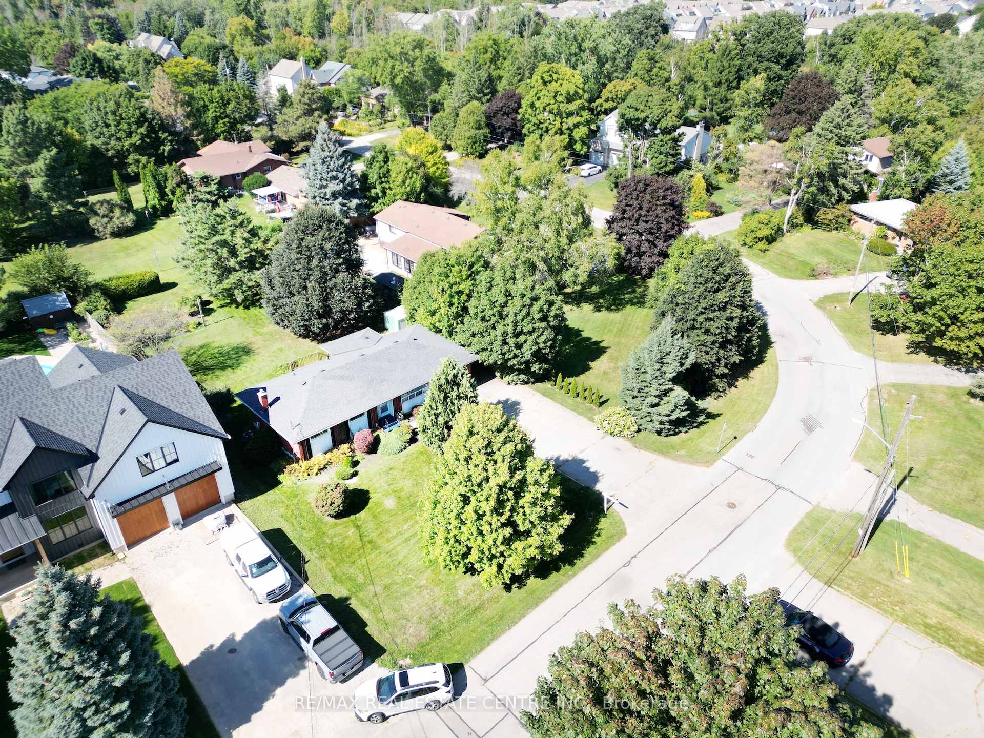 Front of 33 Ridgeway Avenue