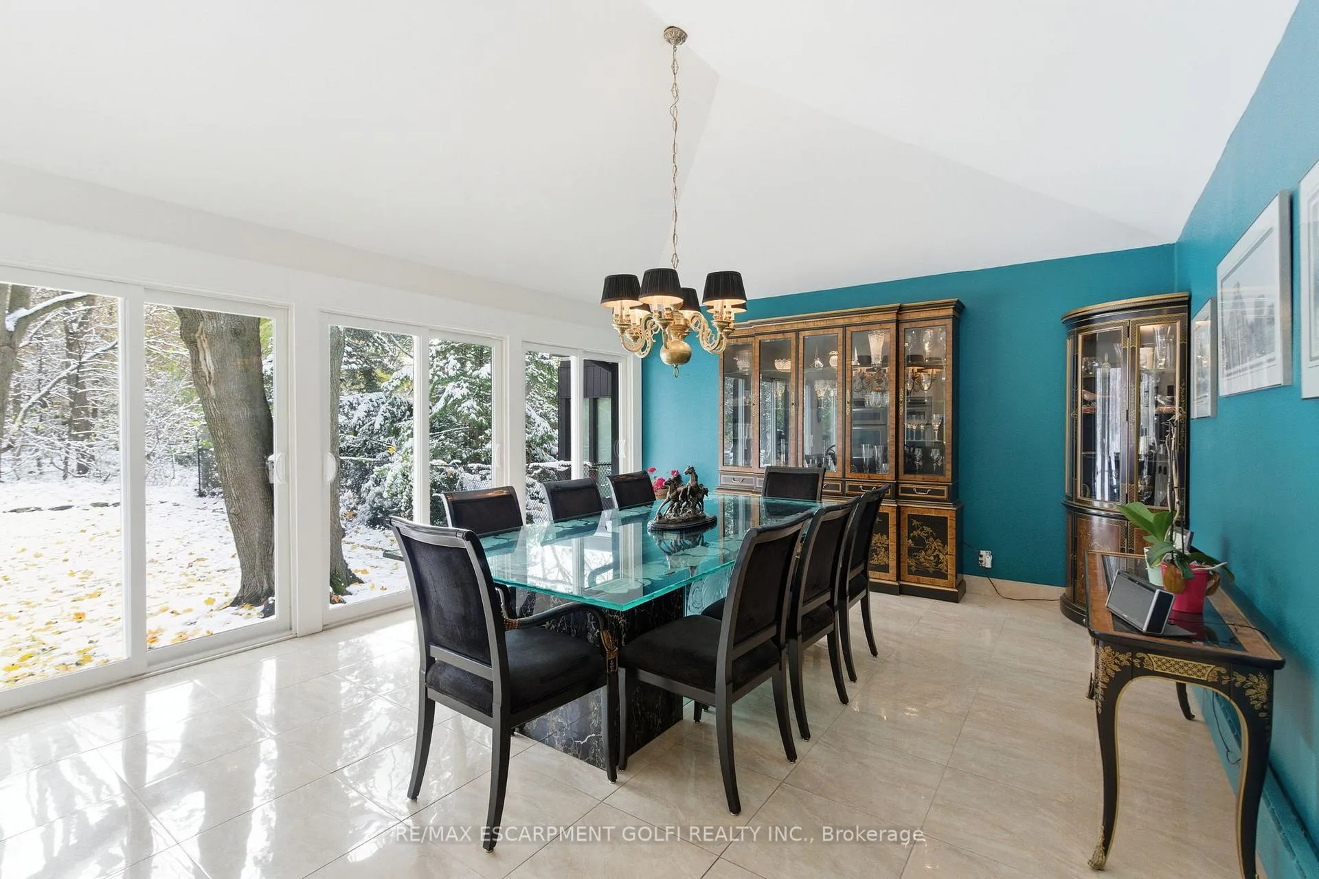 Photo 7 of 16 Freeland Court, Hamilton, Westdale — HOMEH