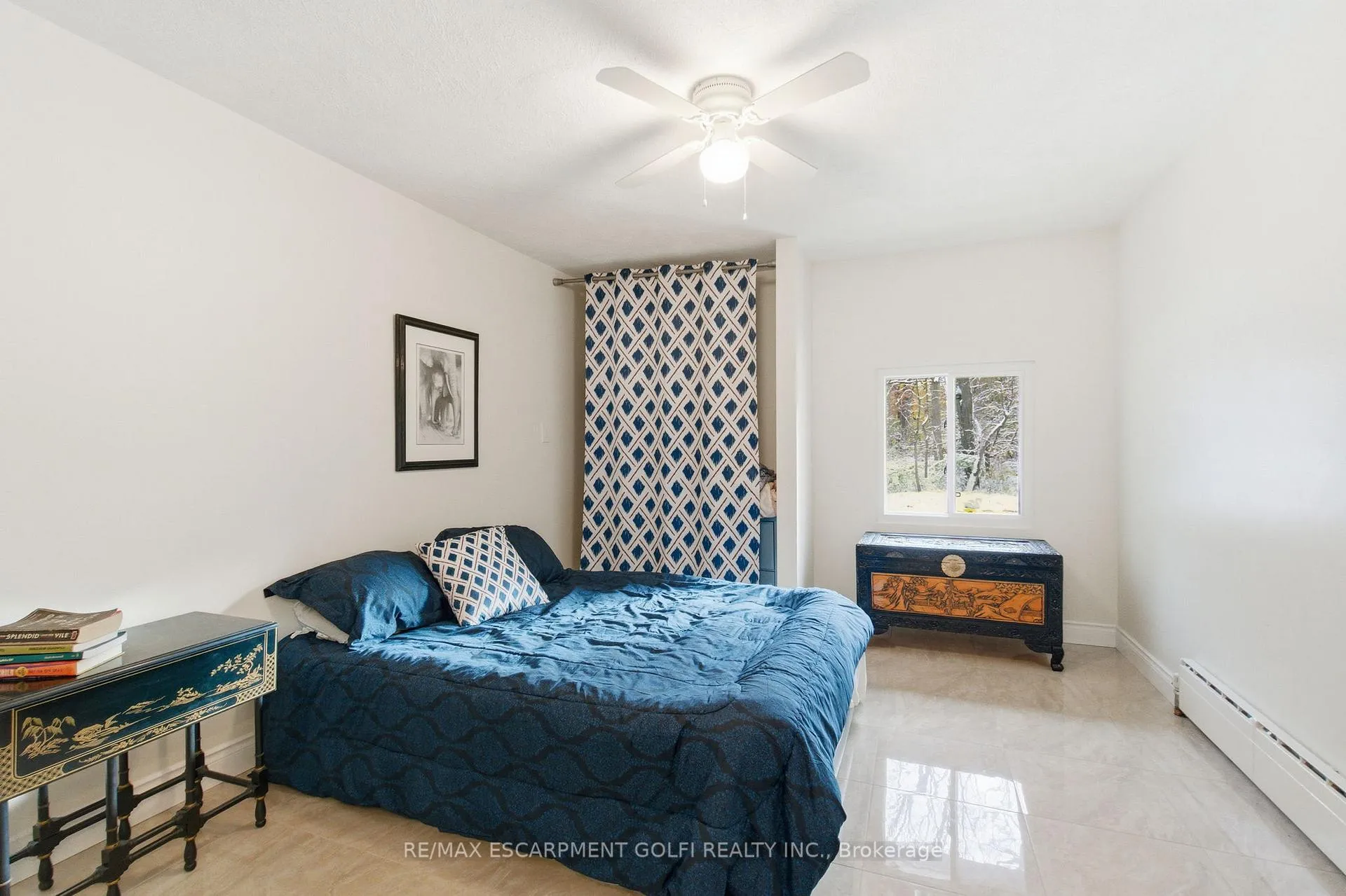 Photo 13 of 16 Freeland Court, Hamilton, Westdale — HOMEH