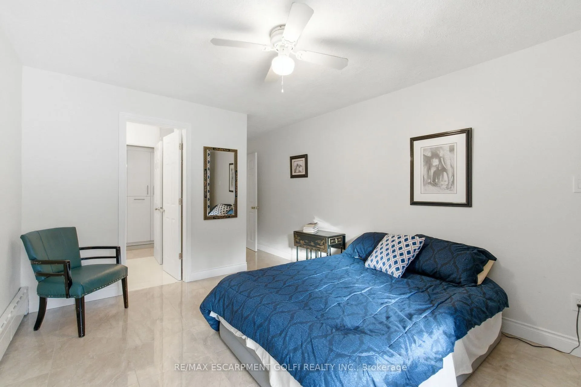 Photo 14 of 16 Freeland Court, Hamilton, Westdale — HOMEH