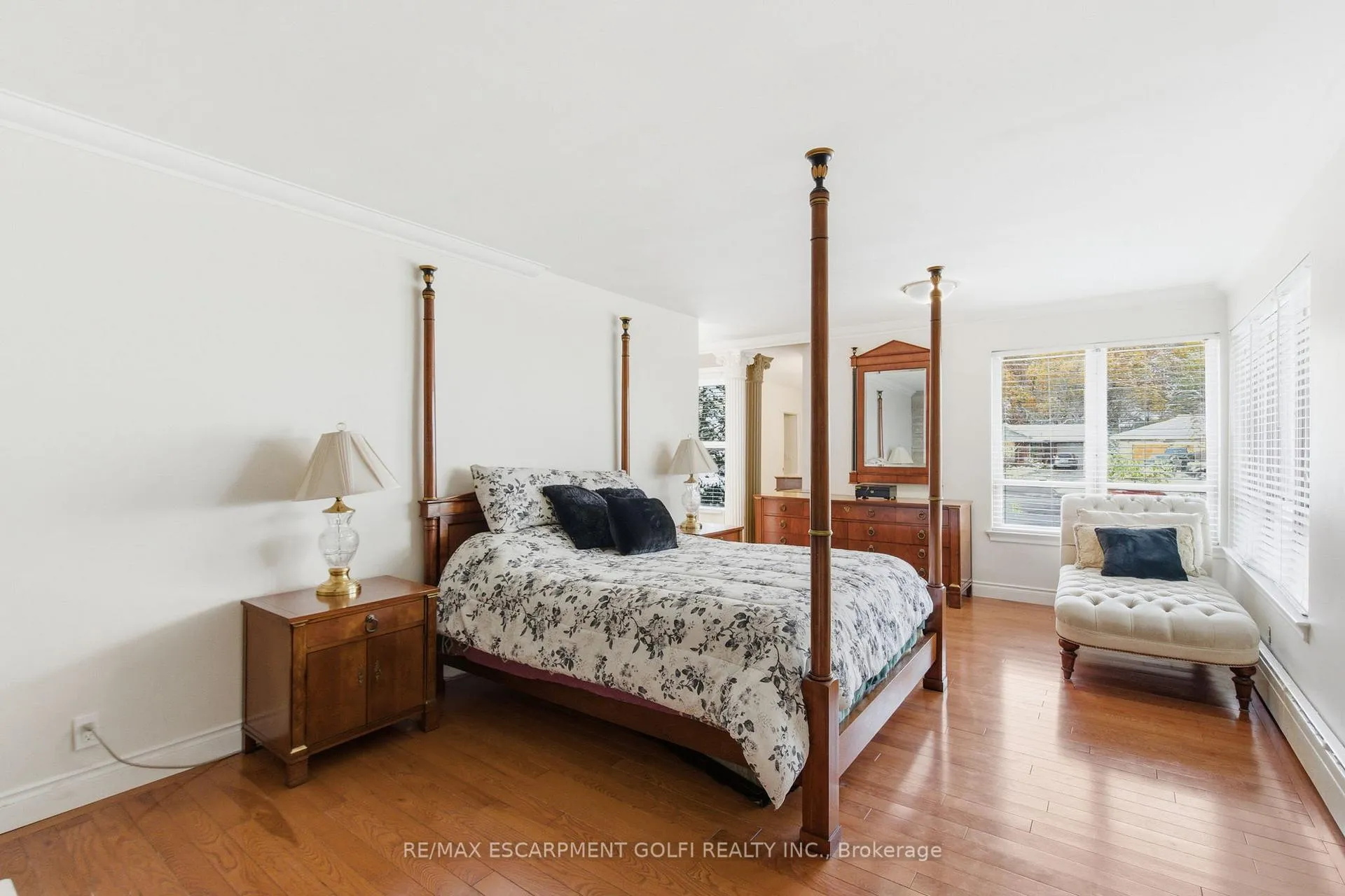 Photo 15 of 16 Freeland Court, Hamilton, Westdale — HOMEH