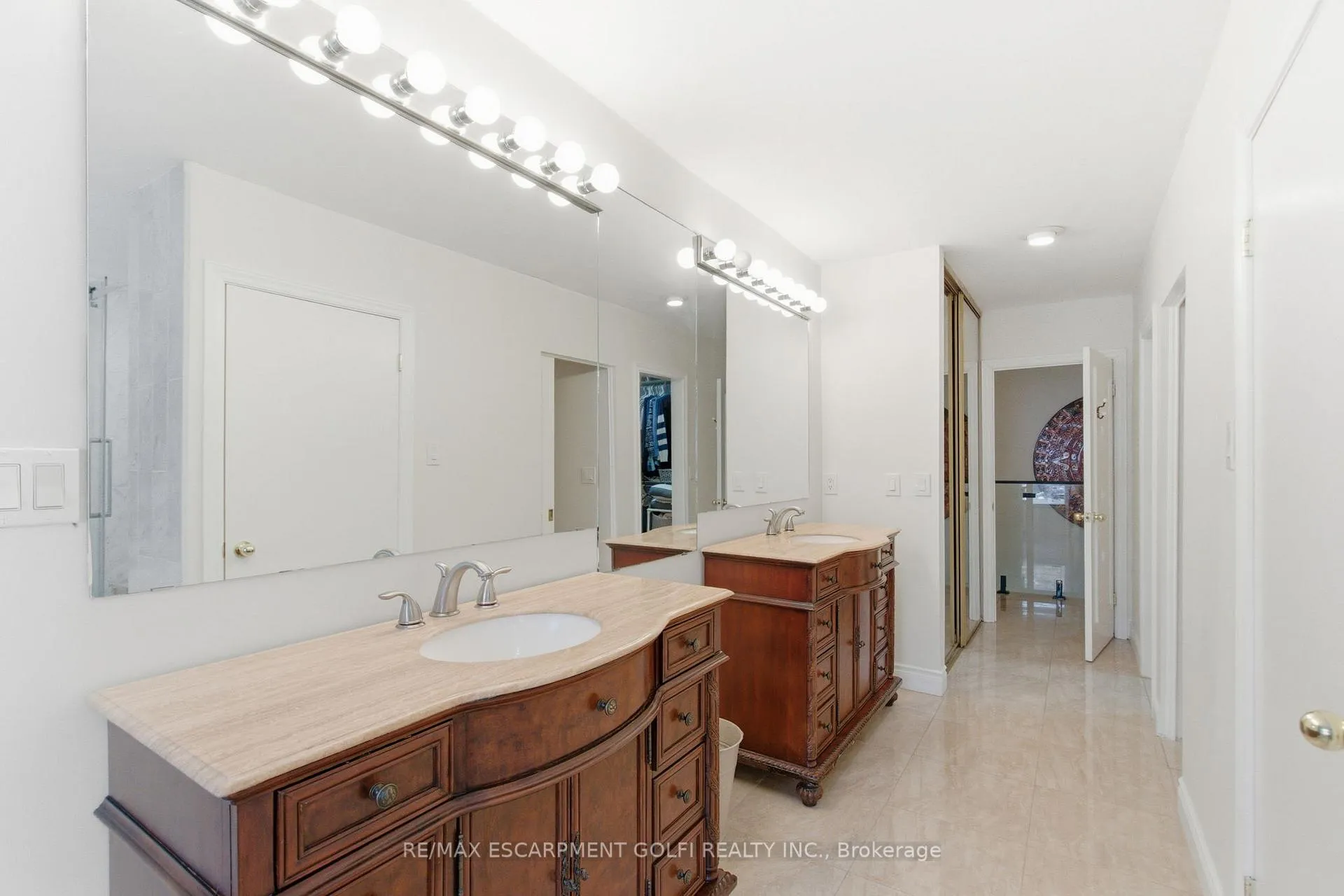 Photo 19 of 16 Freeland Court, Hamilton, Westdale — HOMEH